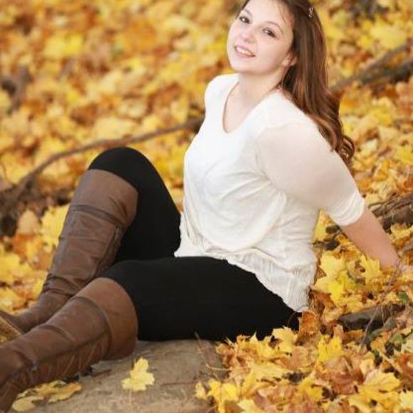 Meet your Posher, Amanda - Picture 1 of 1